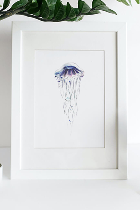 A4-print van een paarse kwal in aquarel
