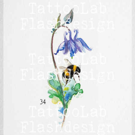 Grote tattoo design van een bij met akelei in watercolour stijl in kleur